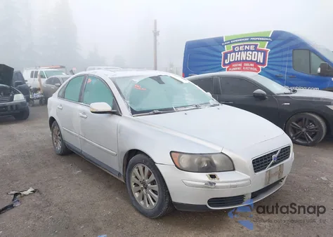 2005 Volvo S40 2.4I z USA, uszkodzony, nr VIN YV1MS390852093369